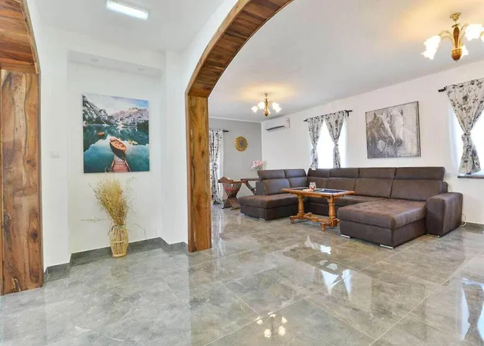 Marinic Comfortable * זאדאר