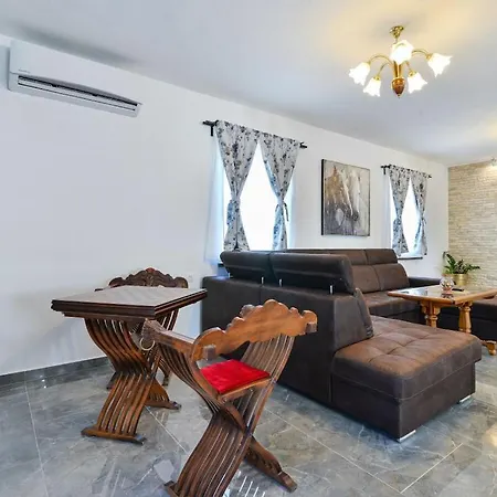 Marinic Comfortable Villa Zadar