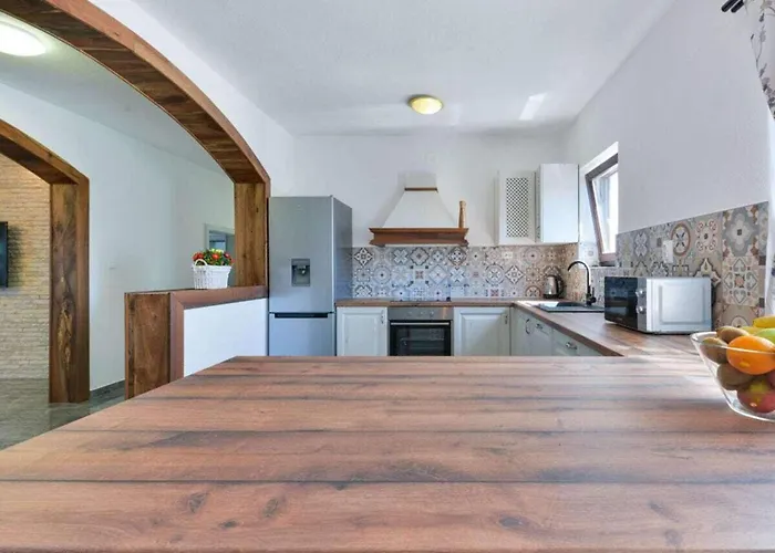 Вилла Marinic Comfortable Задар